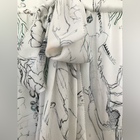 Club Monaco silk cropped top - Picture 14 of 16